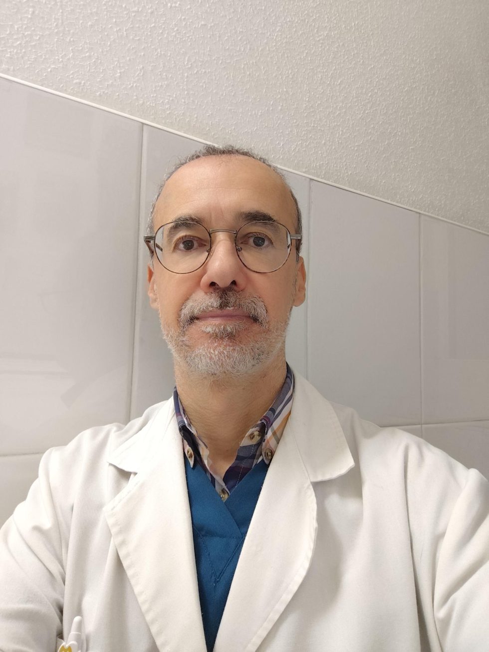 Ricardo, veterinario cofundador de la clínica